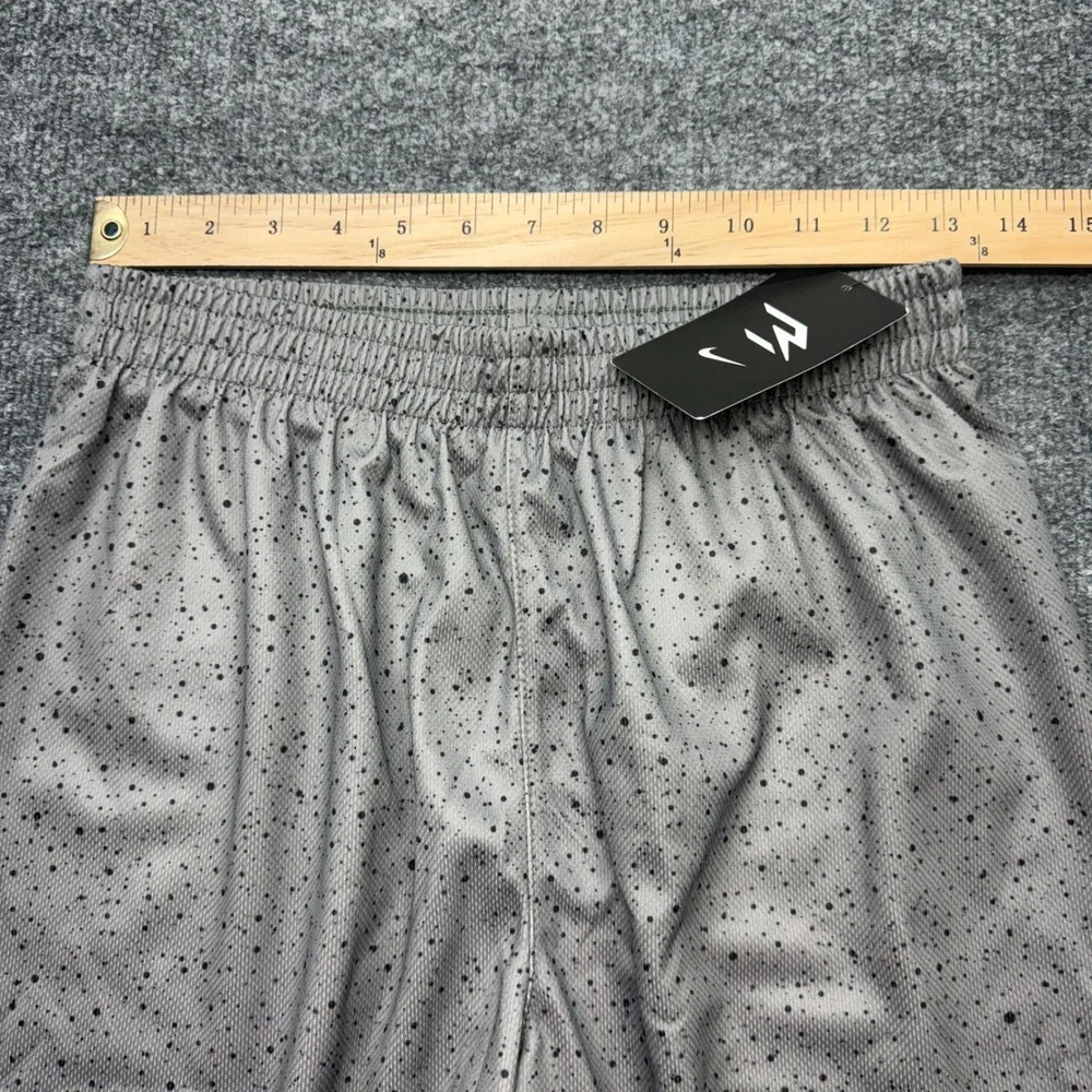 Nike Boys Russell Wilson 3 Dri-FIT Splatter Mesh Athletic Shorts Grey XL 13-15Y